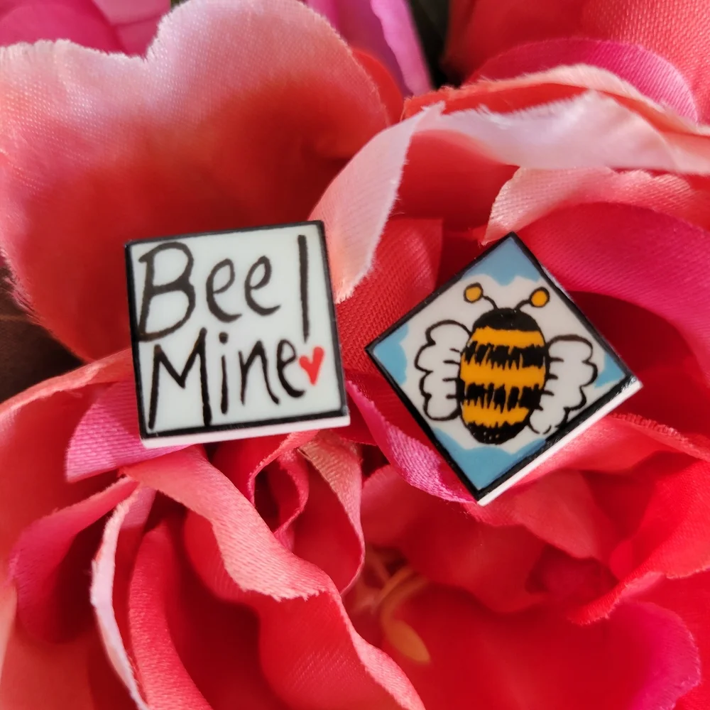 Sonia Spencer ~ Bee Mine Cuff Links ~ Made in England ~ Cute ~ Pop Art ~ Retro!